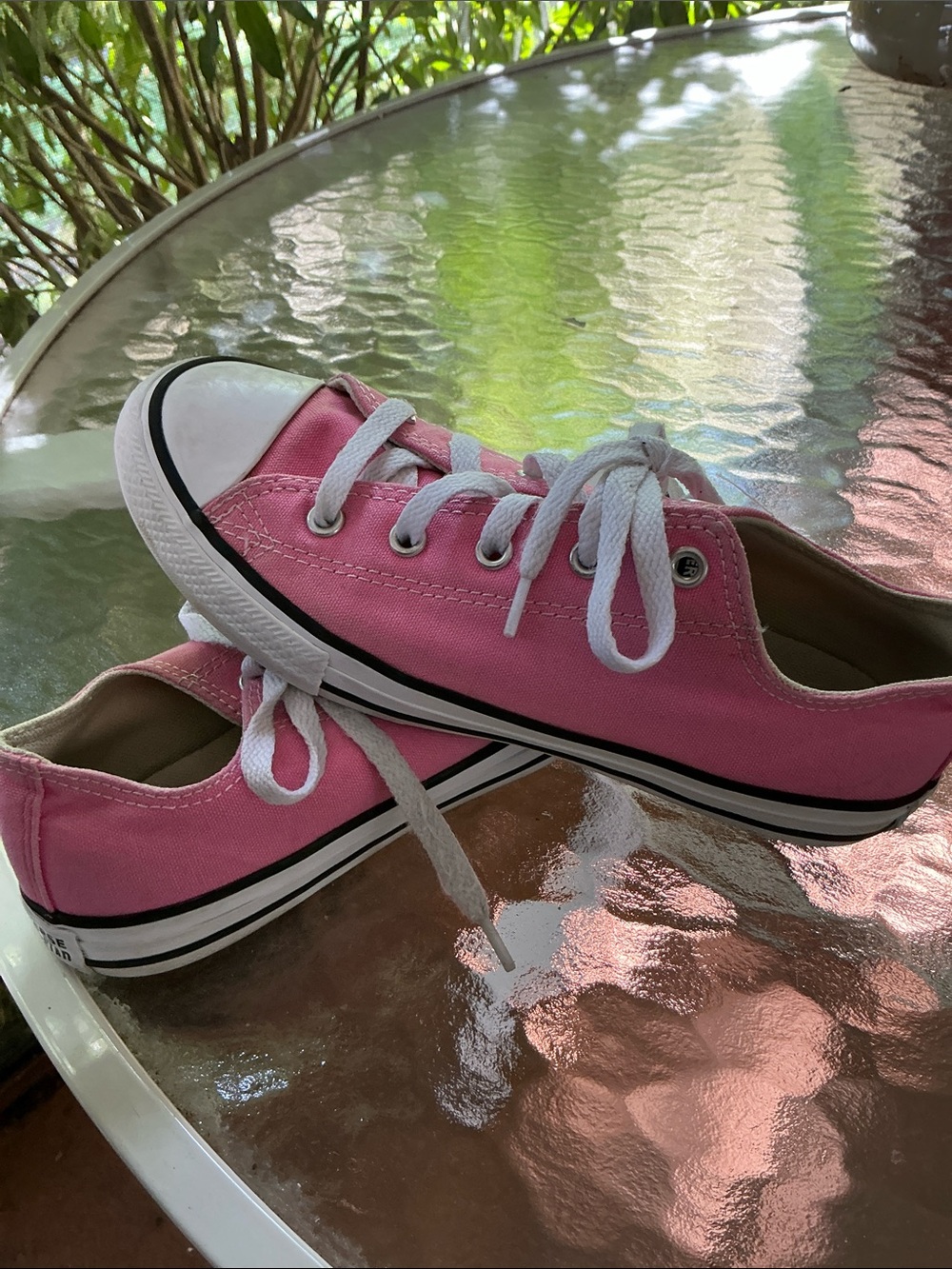 Converse Chuck Taylor All-Star Pink Low Top  Canvas Sneakers Girls Youth Size 3